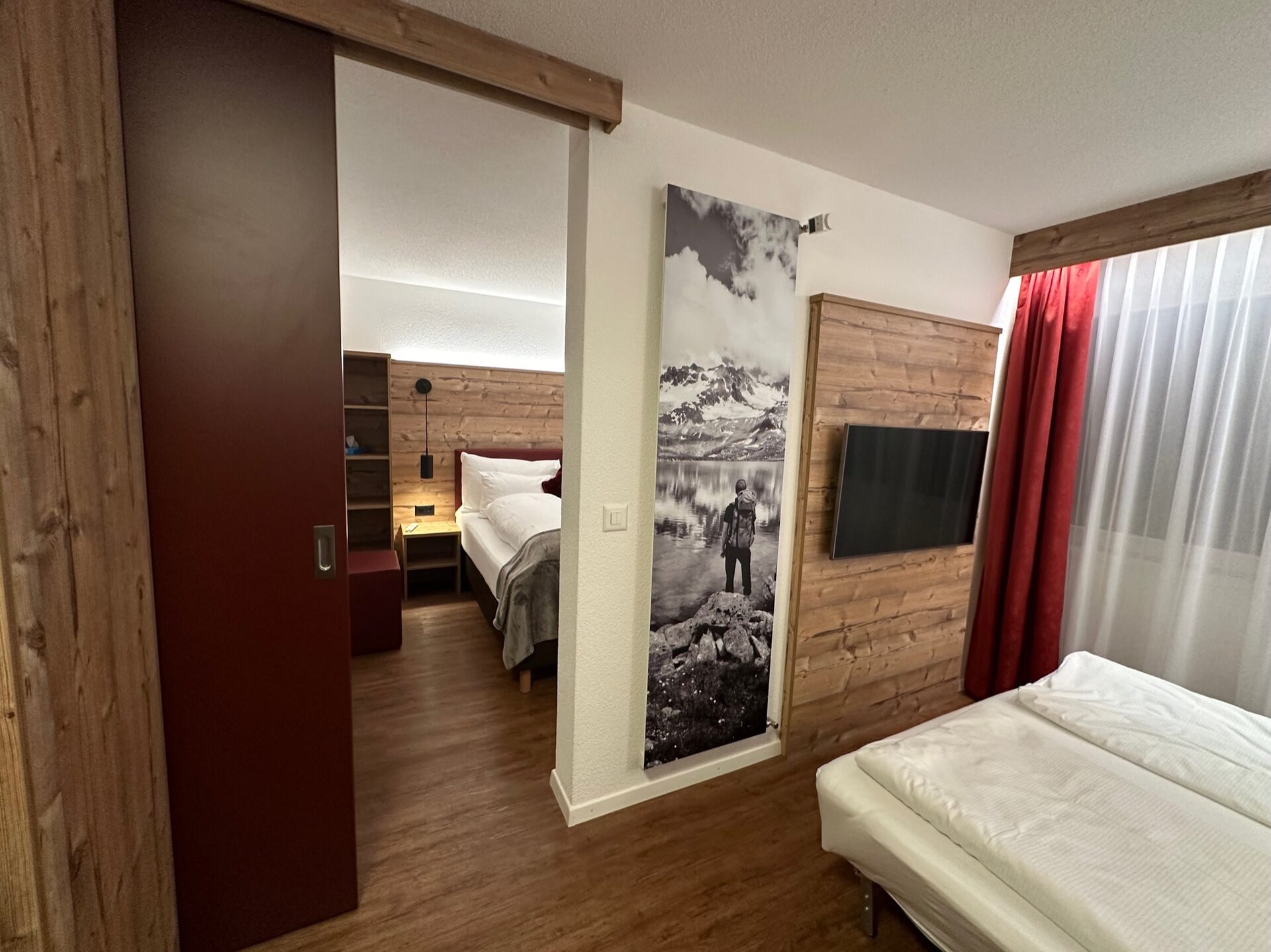 Juniorsuite Therme 51° — Wohn- und Schlafbereich getrennt