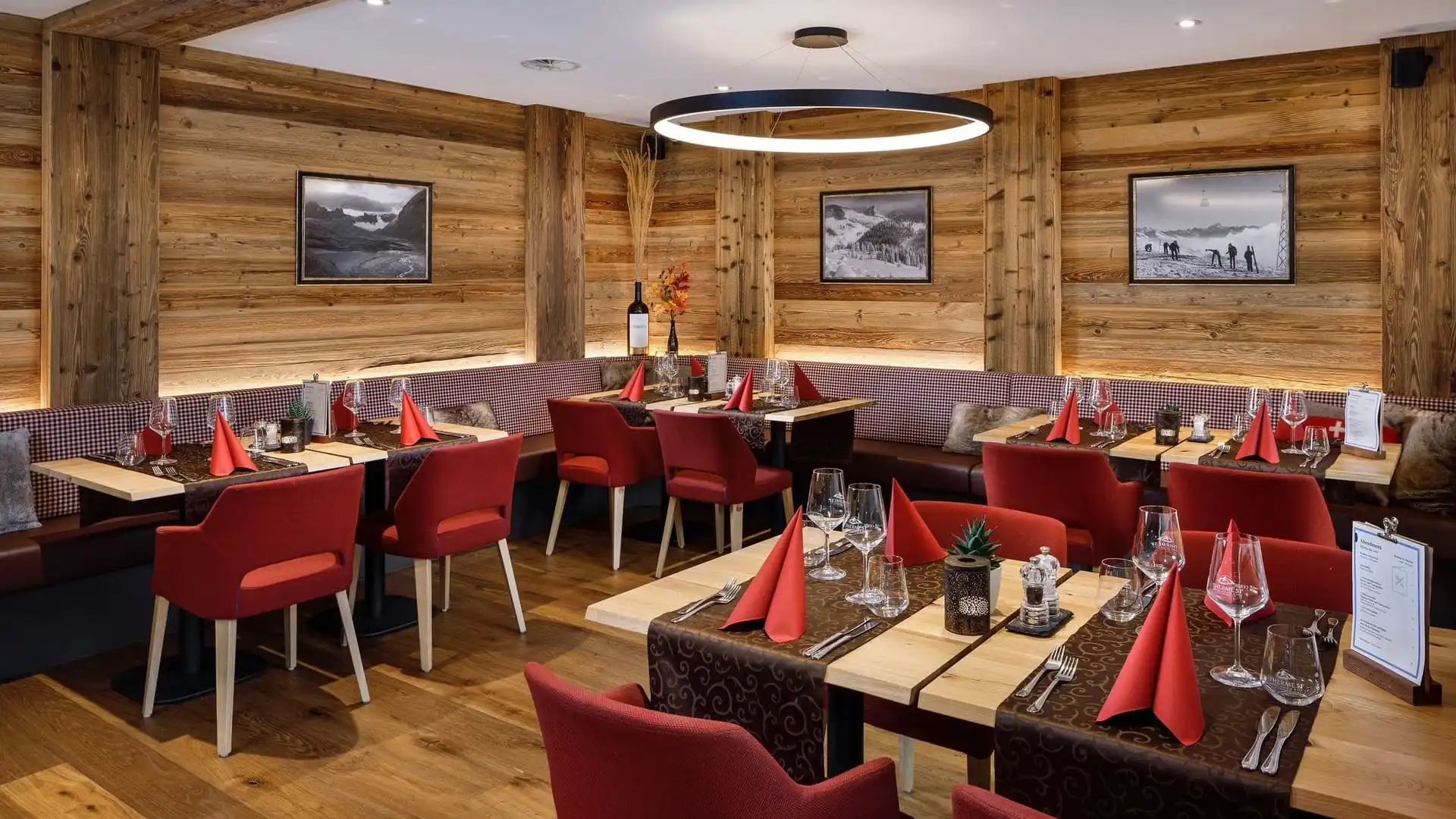 Beck_Konzept_Therme_51_Hotel_Leukerbad_HotelFotograf.ch_Jeronimo_Vilaplana_02-1920_1080